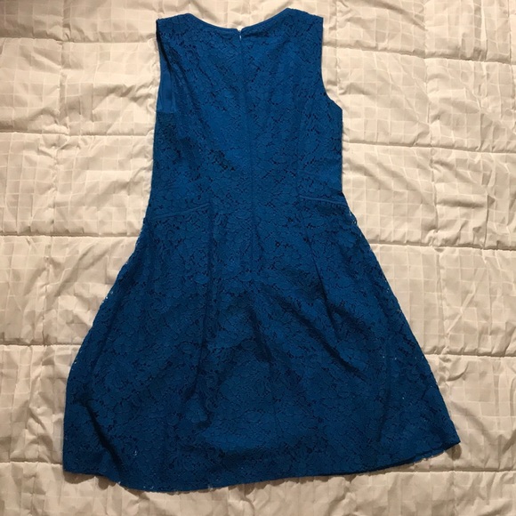 Royal Blue Lace Sleeveless Dress - Picture 4 of 4